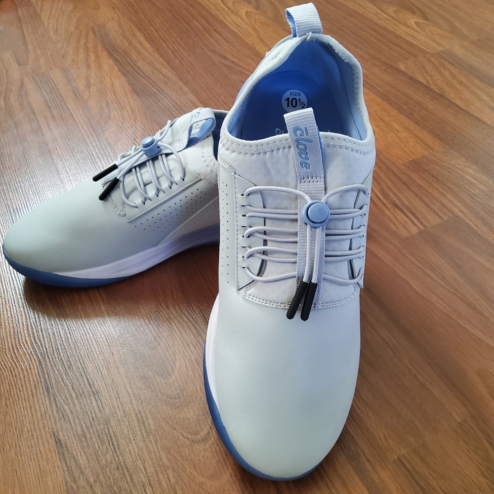 CLOVE Men's Healthcare Sneakers Size 9 NWOB Icy Blue
